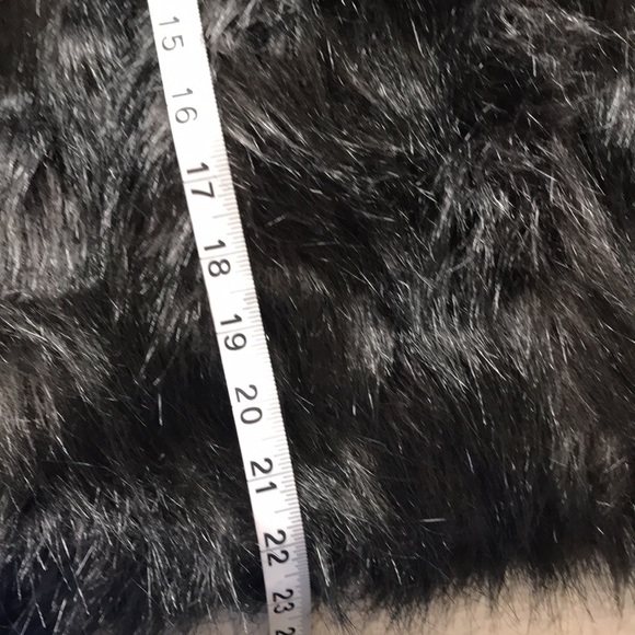 - Faux fur short coat like new - Picture 7 of 7